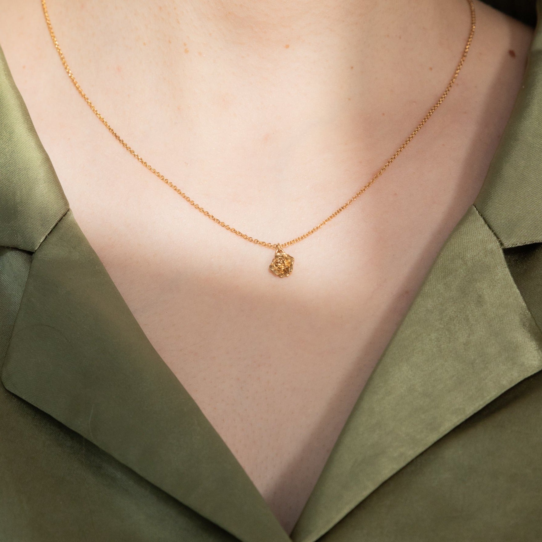 Rosa Damasca Necklace Gold