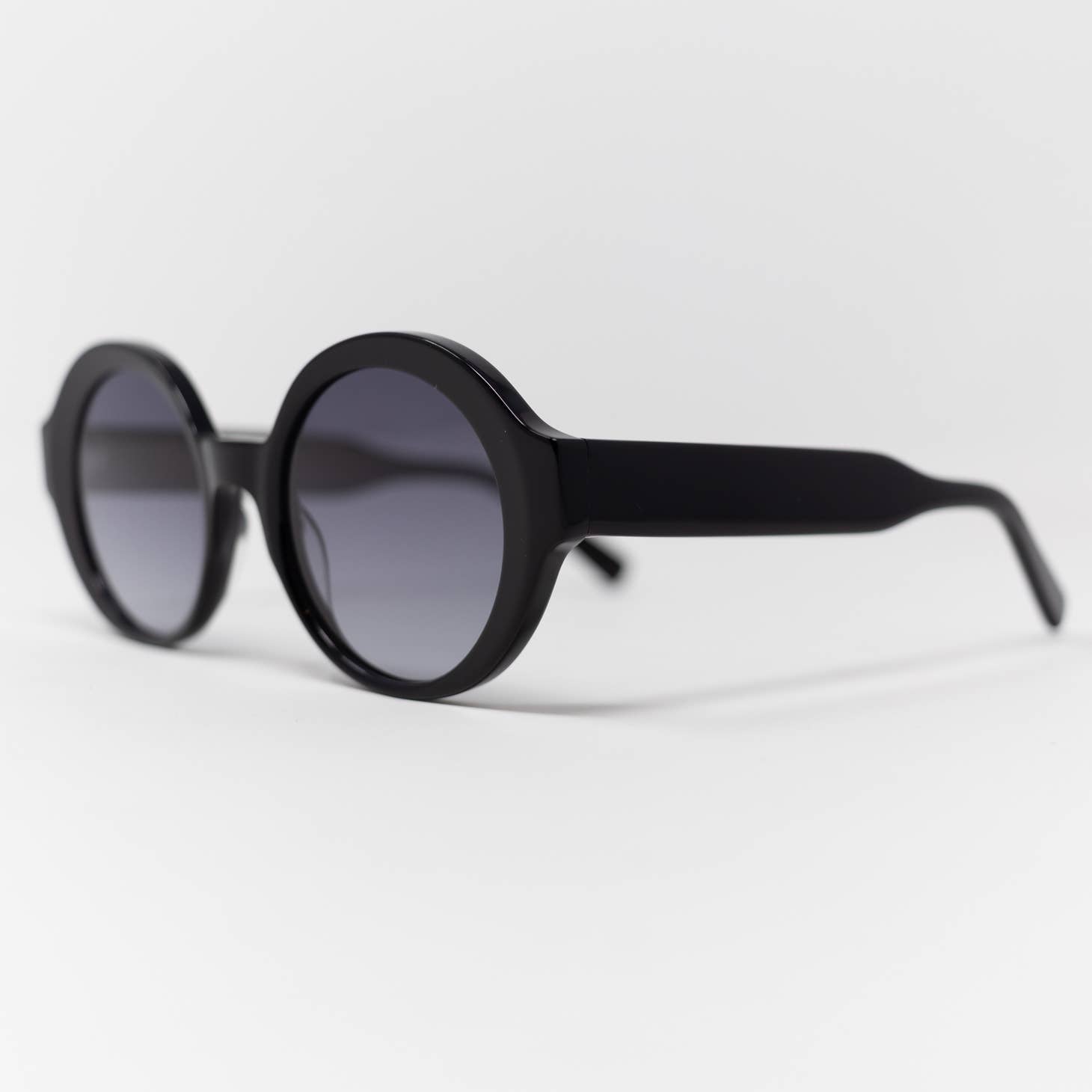 Capri Circular Sunglasses Black