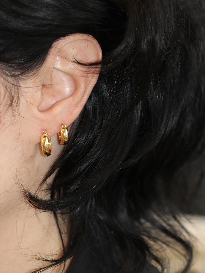 4mm Gold Huggies