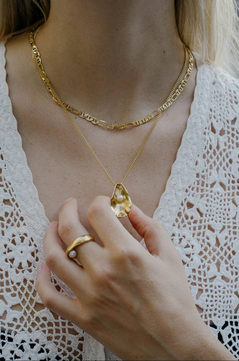 Oyster Shell Necklace Silver