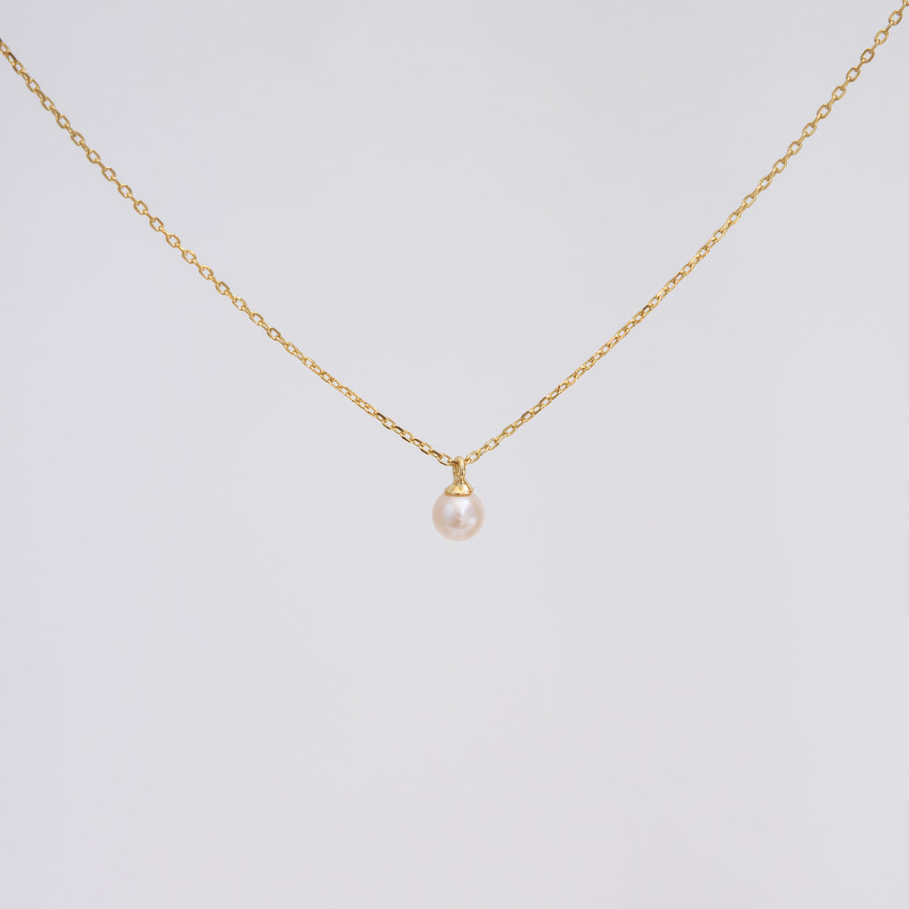 Singola Pearl Necklace