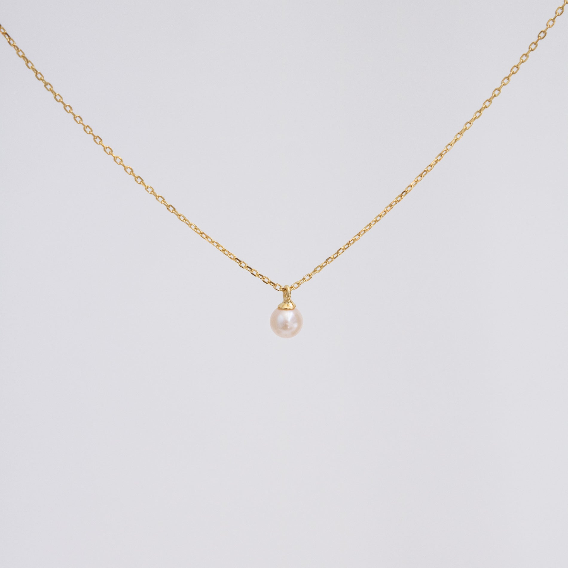 Singola Pearl Necklace