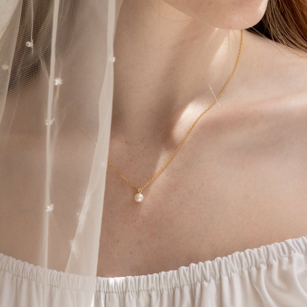 Singola Pearl Necklace