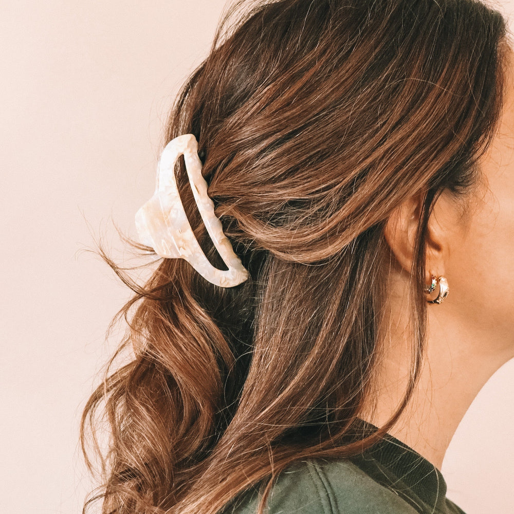 The Lydia Hair Clip Pearly Beige