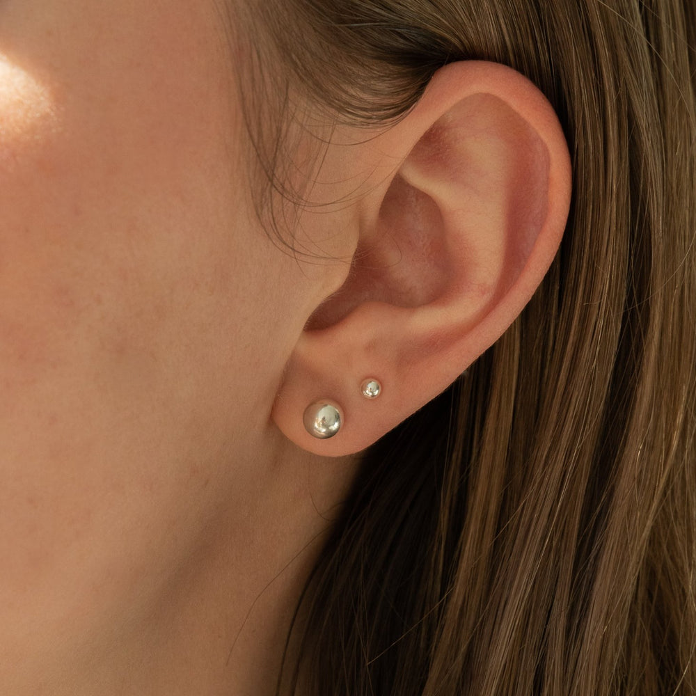 Sphere Studs Silver
