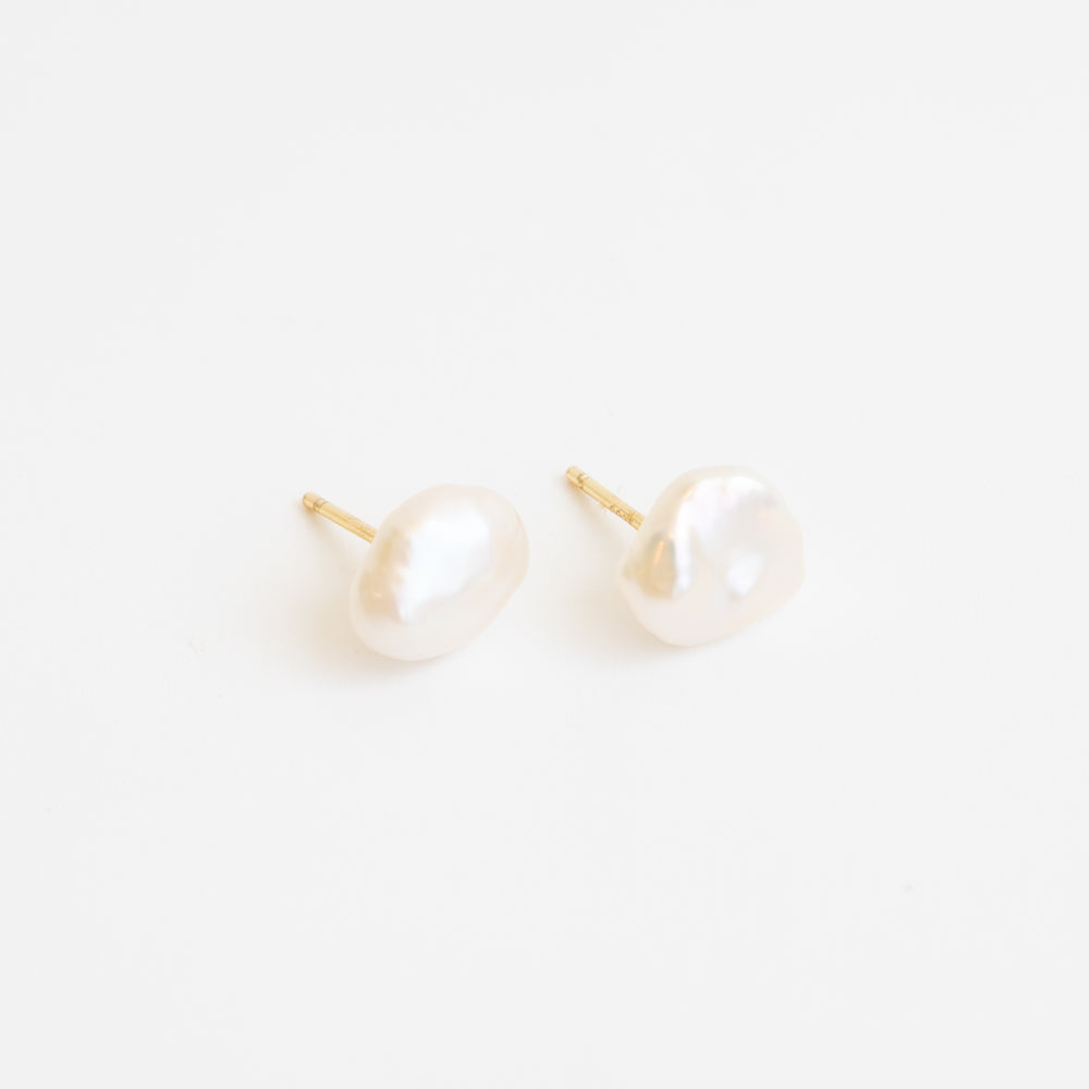 Valentina Studs