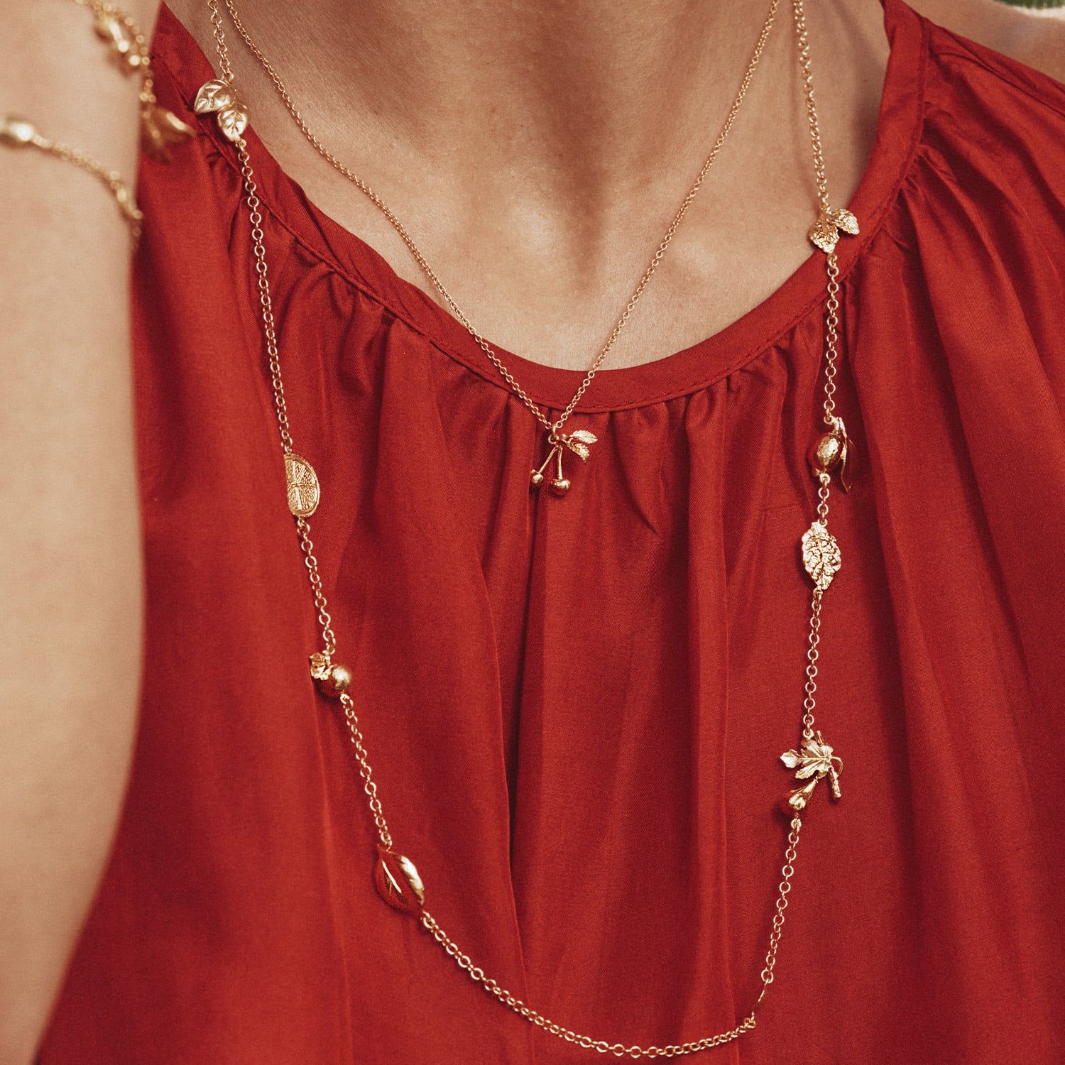 Small & Sweet Cherry Necklace Gold