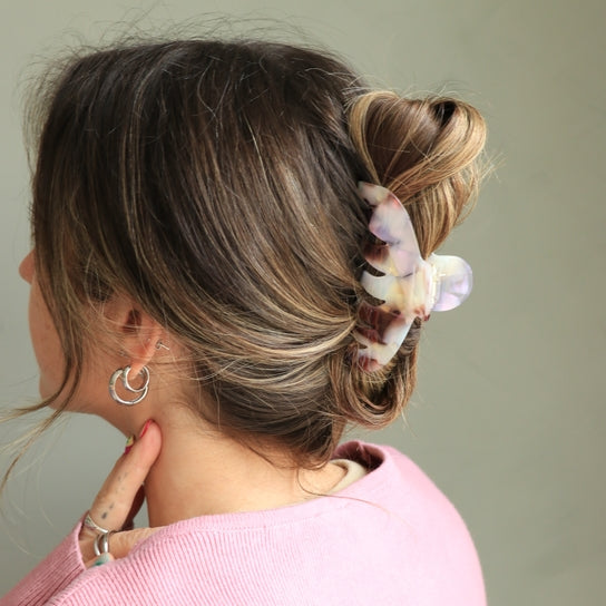 The Agatha Hair Clip Pearly Violet