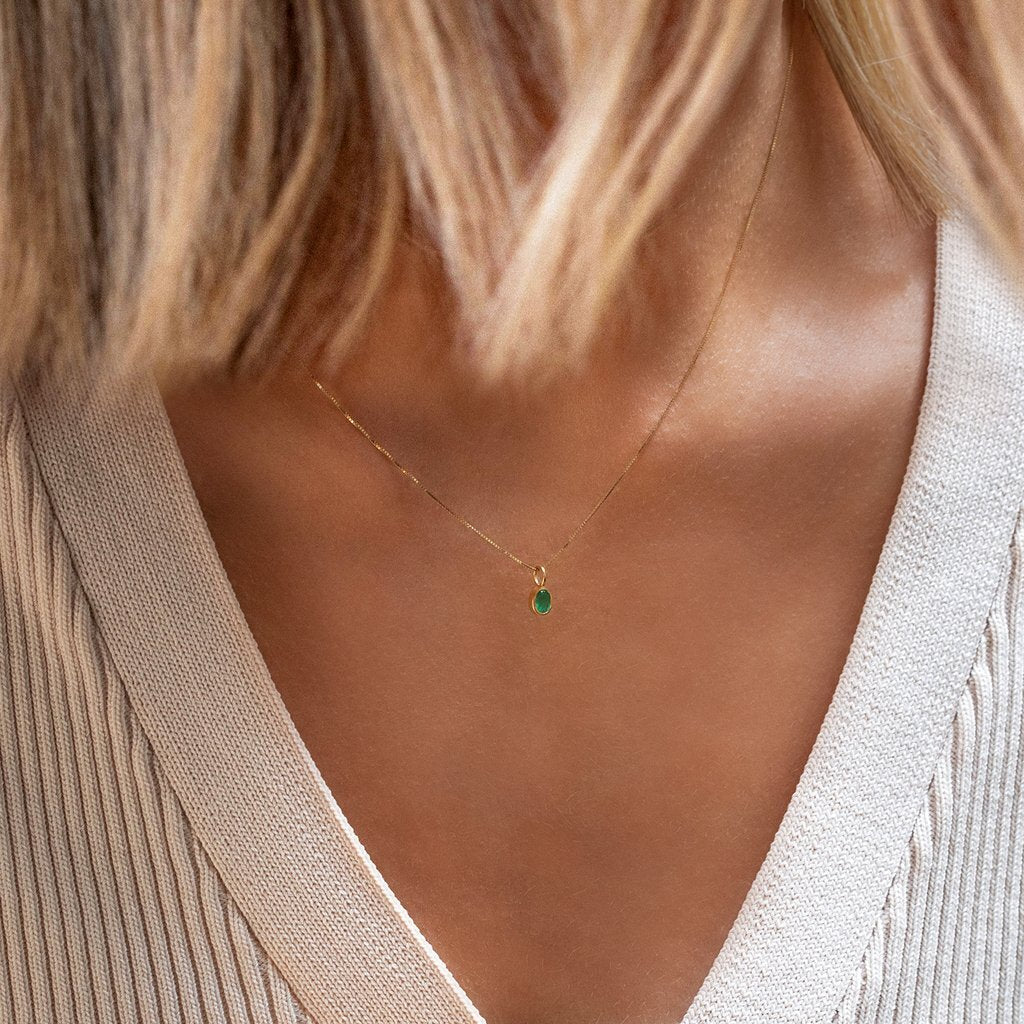 10K Petite Oval Necklace Emerald