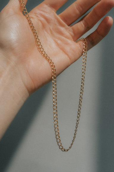 Laurence Chain Necklace Gold