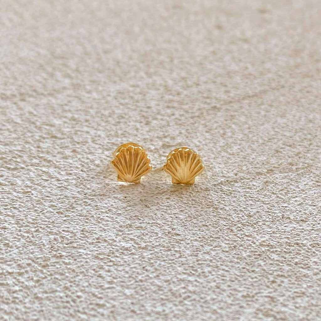 Coquille Studs